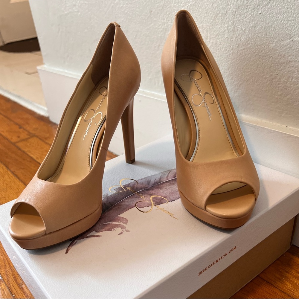 Jessica Simpson Nude Dalyn Peep Toe Pump BRAND NEW